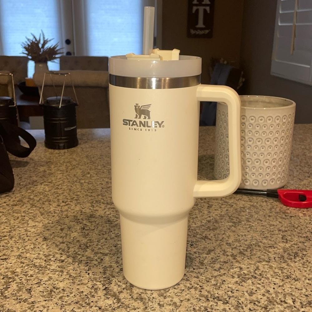 Cream white 40oz STANLEY